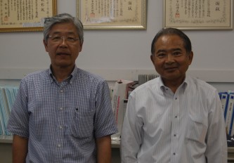 システムエンジニアリング岡山 専務理事・事務局長 渡辺守氏(写真左) 中小企業IT 経営支援コーディネータ 小原強氏(ITコーディネータ)(右)